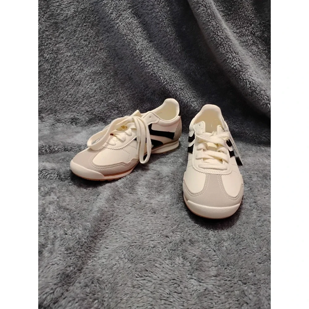 No Boundaries Women's Lace-Up Athletic Sneakers Wht/Blk/Beige WMNB45CA003